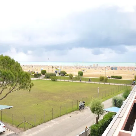 In With Balcony Apartment *